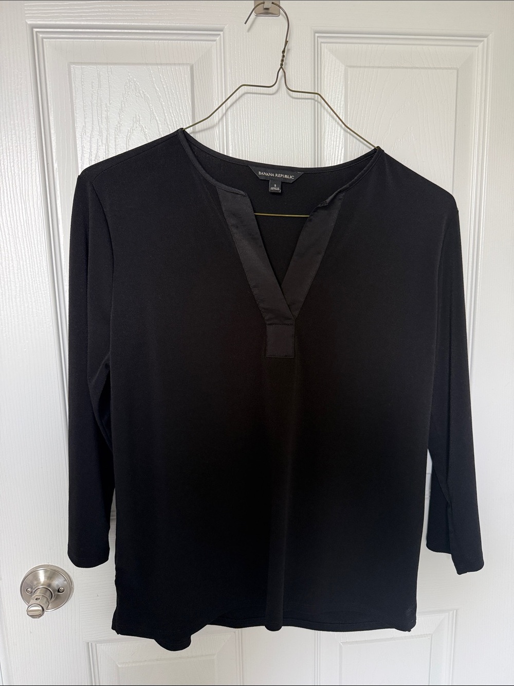 Banana Republic Black V-Slit Satin-Trim 3/4 Sleeve Tunic